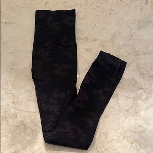 SPANX Women's Black Camo High-Waist Leggings